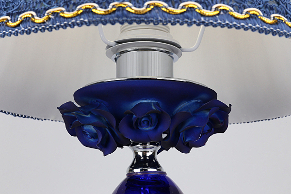 Настольная лампа с цветочками Muntiggioni OML-70404-01 Omnilux